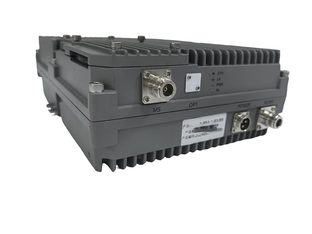  云岩三频手机信号接收器2000㎡